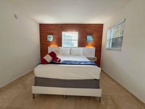 Bright 2BR Coastal Suite Apt22