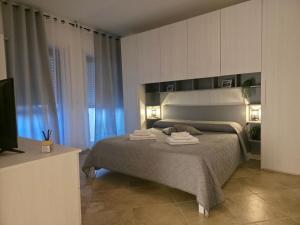 APT-Large Private Terrace - Sleeps 6 - Close to Bari Airport - Spacious and Relaxing-DDN House