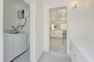 Modern 2BR with Jacuzzi BBQ Near Beach & FLL