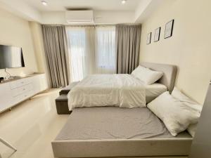 Suite Escape Mactan , condo with balcony near Mactan Newtown and Mactan Airport