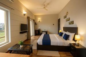 The sapphire premium apartment # Prime Location # Luxury rooms #Near Prem Mandir # Restaurant # Lift # Big Private Parking # Lawn #