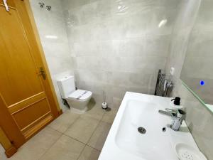 Beach 3br Pool Parking Sleeps 7