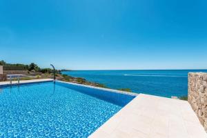 Adriatic Bliss Retreat Jacuzzi & Pool
