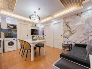 Evania by J&J Homes 2BR Unit At One Oasis Cebu