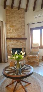 Casa el Montcel, a unique chalet with roofterrace and shared pool