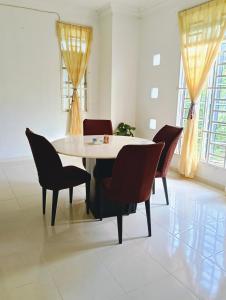 Chelong Homestay 4BR Fully Aircond near stadium Gong Badak