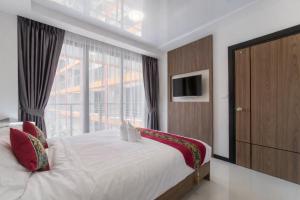 MIRA Condo 1BR Pool View NBC Nai Harn