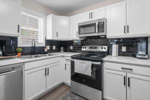 4 Min Drive Downtown - 7 Min Walk to Golden Belt