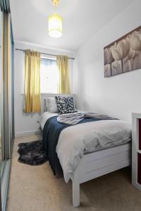 Executive 4BR House Canary Wharf , Private Parking & Garden , E14