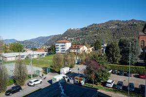 Tinas lake view apartment