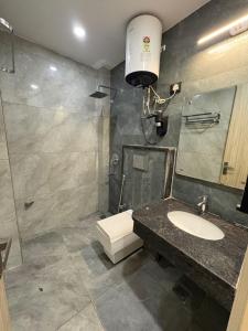 Hotel Virasat Inn At Indira Gandhi Intl Airport Delhi - Free Airport At Delhi Airport