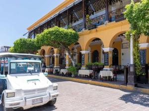 Apartment with large terrace in Historic Center