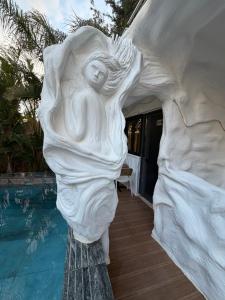 Ilio Boutique Swim Up Rooms