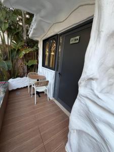 Ilio Boutique Swim Up Rooms