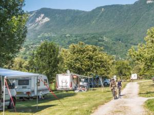 Chalet confortable avec terrasse - 6 pers. - API-1-52-2004