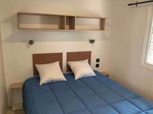 Mobil home avec terrasse - 4 pers. - API-1-52-2122