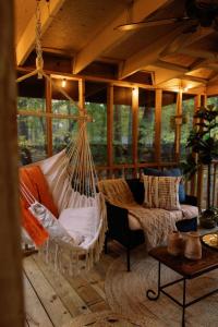 Dog-Friendly A-Frame with Hot Tub and Firepit