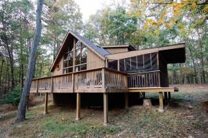 Dog-Friendly A-Frame with Hot Tub and Firepit