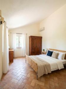 Country Villa -Private Pool, Jacuzzi, Tennis Court-