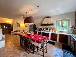 Country Villa -Private Pool, Jacuzzi, Tennis Court-