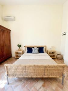 Country Villa -Private Pool, Jacuzzi, Tennis Court-