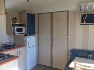 Mobil-home cosy avec terrasse - 3 pers. - API-1-52-2130