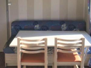 Mobil-home cosy avec terrasse - 3 pers. - API-1-52-2130