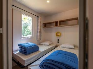 Mobil-home avec terrasse - 6 pers. - API-1-52-2132
