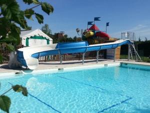 Mobil-home confortable - 6 pers. - API-1-52-2167