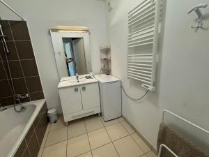 Beautiful Île dOrvert, 4 people, garden, swimming pool