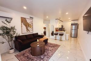 Luxury-Style Miami Suites - Spacious & Central