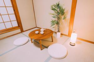 5BDR Osaka Castle House local vibes quiet