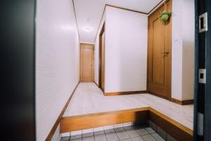 5BDR Osaka Castle House local vibes quiet