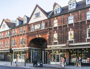 2 Bed Liverpool Street Loft