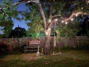 Glamping Shasta at Winery Near Sequoia - Dale