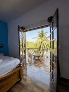 3BR in villa with shared pool at candolim