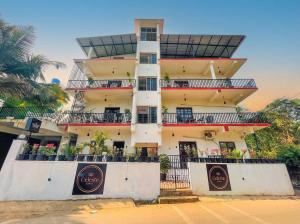 3BR in villa with shared pool at candolim