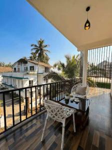3BR in villa with shared pool at candolim
