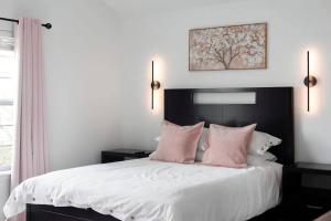 Modern Clackamas Townhome • Garage • Patio