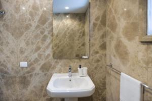 Stunning 2BR in Downtown Walk to Tahrir