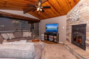 Lakefront Family Home Private Dock with Huge Views