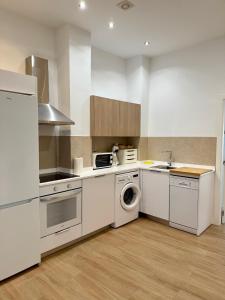 Cast2 Apartment right next to Puente Triana