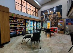 Moema flat completo com garagem - 3 minutos do metro
