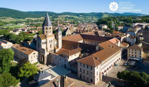 LEscapade Bourguignonne, à 10 minutes de Cluny, petit déjeuner inclus!