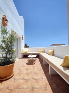 2-bedroom designer apartment with seaviews