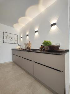 2-bedroom designer apartment with seaviews