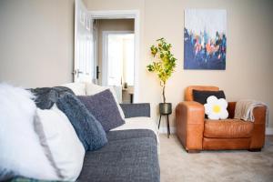 City centre, street parking, cathedral, castle 3 Bedroom House