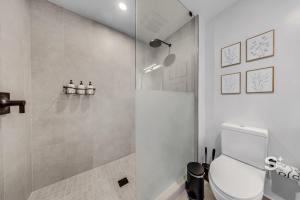 Luxe & Chic 1-BR - Private Balcony & Sea View