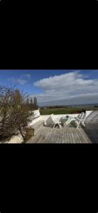 Hyggelig feriebolig med havudsigt