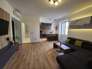 Apartment Grey and Candy